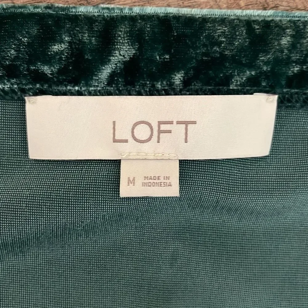 Loft Women's Puff Short Sleeves Sweetheart Neckline Velvet Blouse Top Green Size